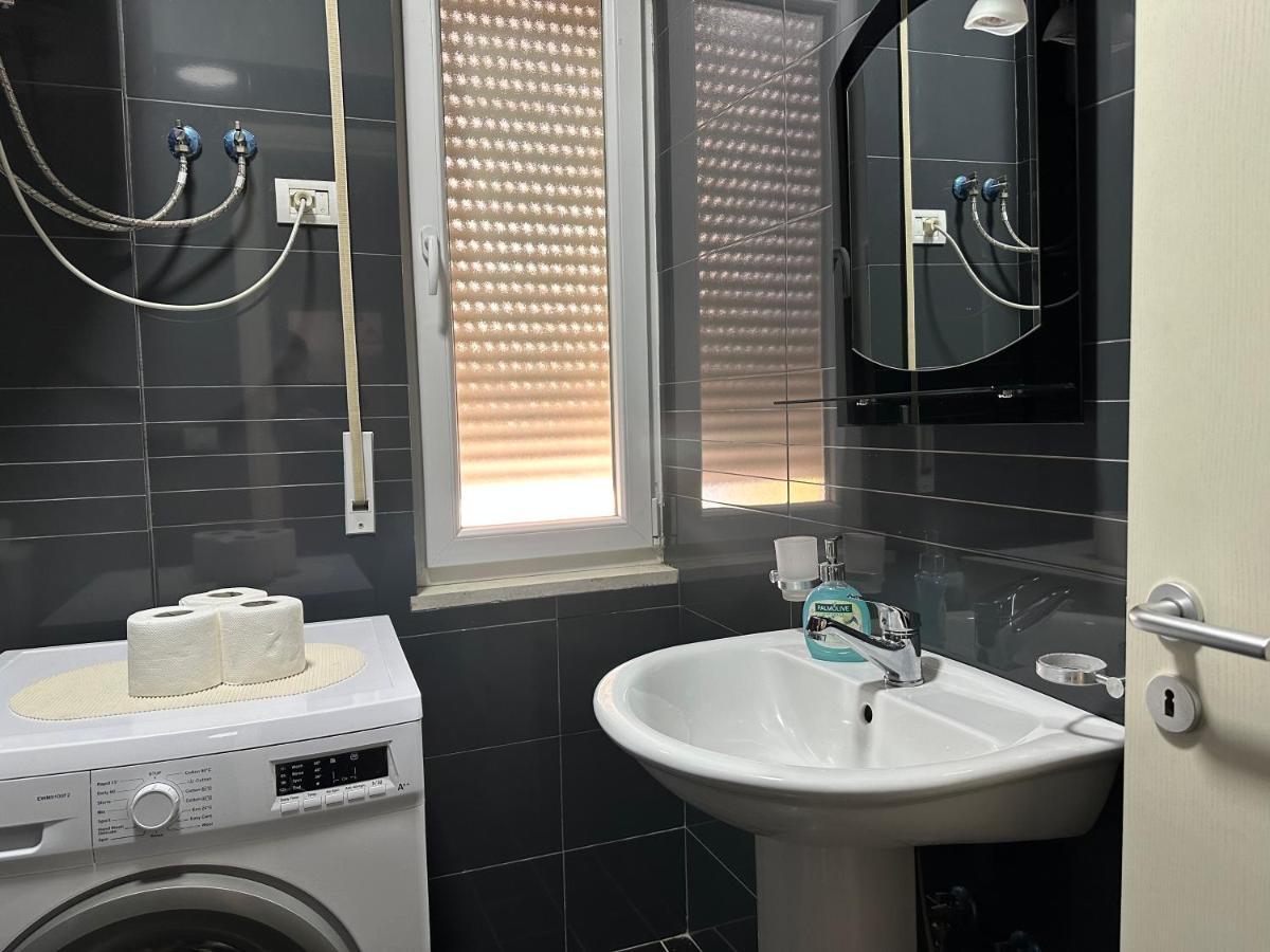 Eme Apartments - Kompleksi Lura 2 Gjiri I Lalzit Дуррес Екстер'єр фото