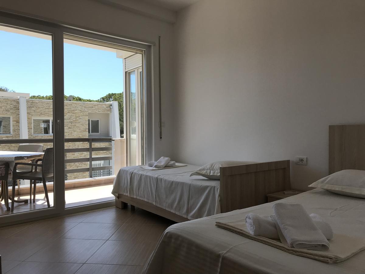 Eme Apartments - Kompleksi Lura 2 Gjiri I Lalzit Дуррес Екстер'єр фото