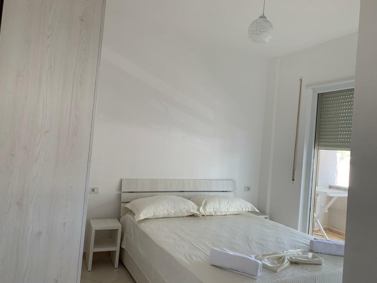 Eme Apartments - Kompleksi Lura 2 Gjiri I Lalzit Дуррес Екстер'єр фото