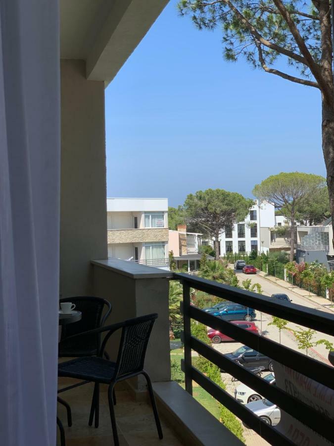 Eme Apartments - Kompleksi Lura 2 Gjiri I Lalzit Дуррес Екстер'єр фото
